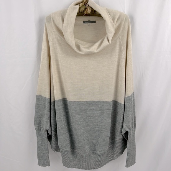 Smartwool Nokoni Colorblock poncho/sweater cowl neck in Natural & Silver size S - Picture 2 of 13